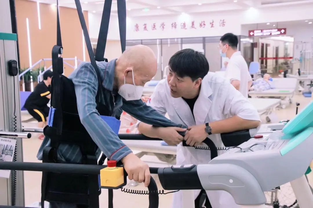 杭州东方华康康复医院医养结合，打造以患者为中心的康复服务